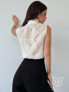 Blusa Regata Com Babados Em Camadas E Textura Refinada Blusa Regata Com Babados Em Camadas E Textura Refinada