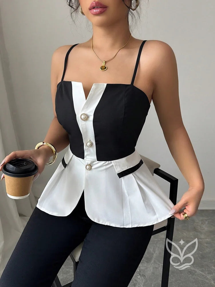 Blusa Regata Com Bolsos Falsos Contrastantes E Caimento Elegante Blusa Regata Com Bolsos Falsos Contrastantes E