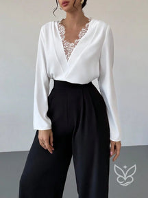 Blusa Renda Com Decote Profundo E Manga Longa Delicada Branco / PP Blusa Renda Com Decote Profundo E Manga Longa