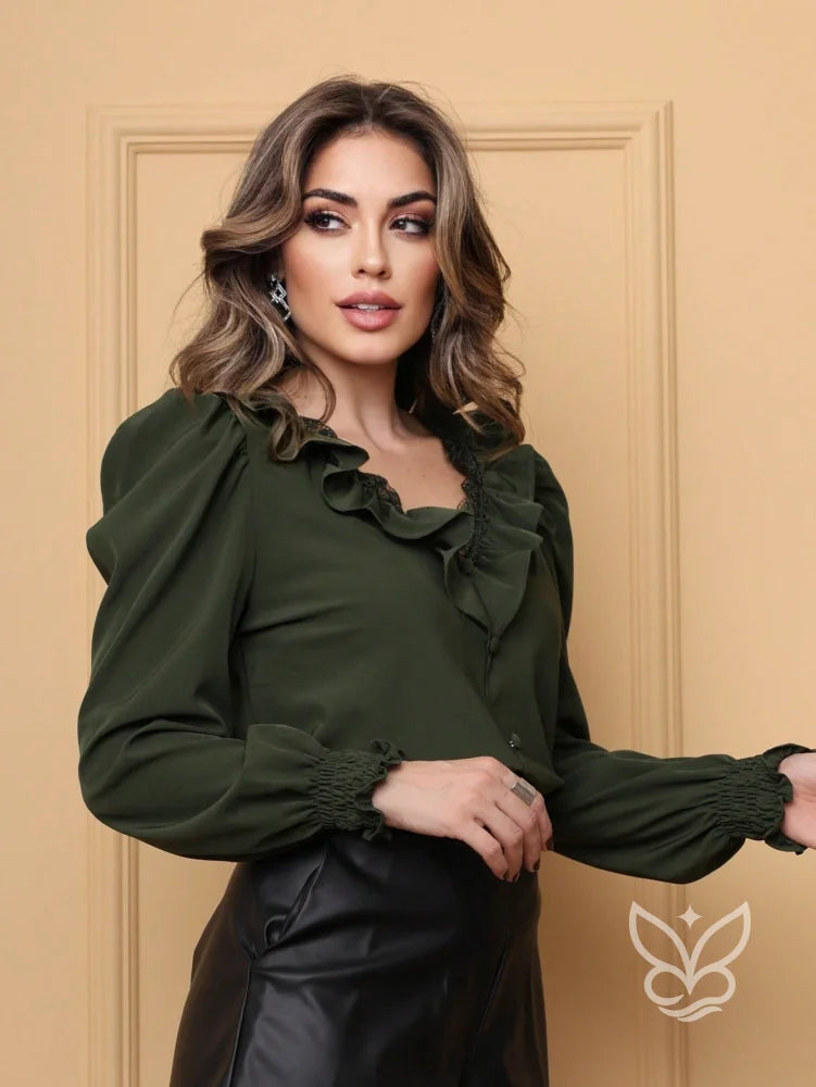 Blusa Rendada Com Decote V Babados E Manga Longa Blusa Rendada Com Decote V Babados E Manga Longa