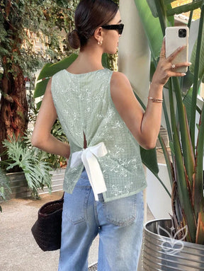 Blusa Sem Manga Com Costas Abertas E Amarração Delicada Verde / PP Blusa Sem Manga Com Costas Abertas E Amarração