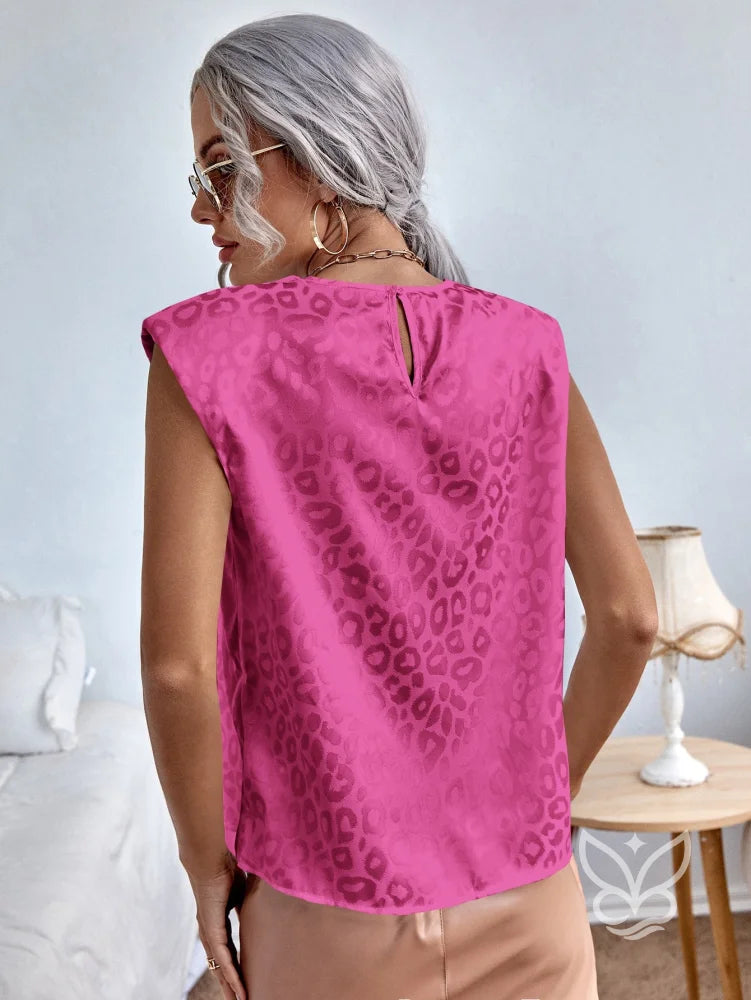 Blusa Sem Manga Com Ombreiras E Estampa Animal Texturizada Blusa Sem Manga Com Ombreiras E Estampa Animal Texturizada