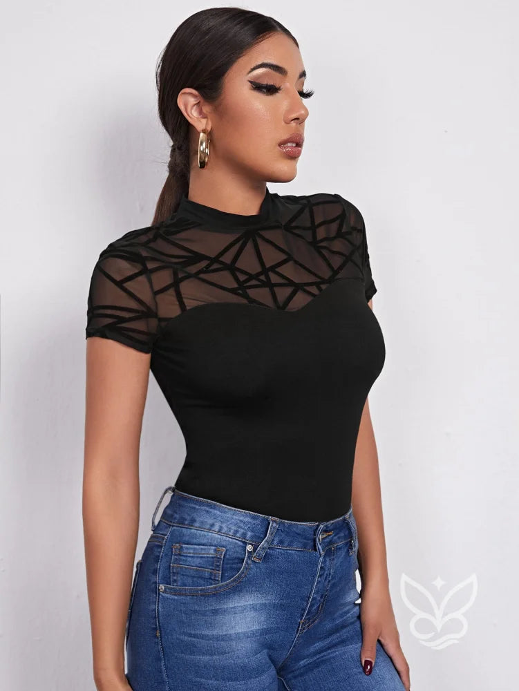 Blusa Tule Geométrica Com Gola Alta E Detalhe No Yoke Preto / PP Blusa Tule Geométrica Com Gola Alta E Detalhe No Yoke