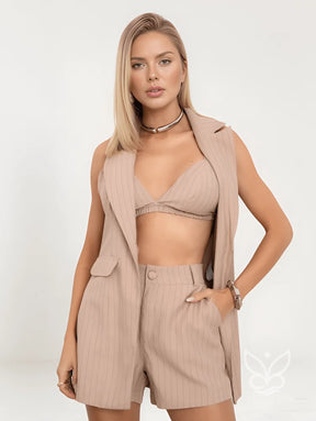 Conjunto Alfaiataria 3 Peças Com Blazer Top E Shorts Listrado Conjunto Alfaiataria 3 Peças Com Blazer Top E Shorts