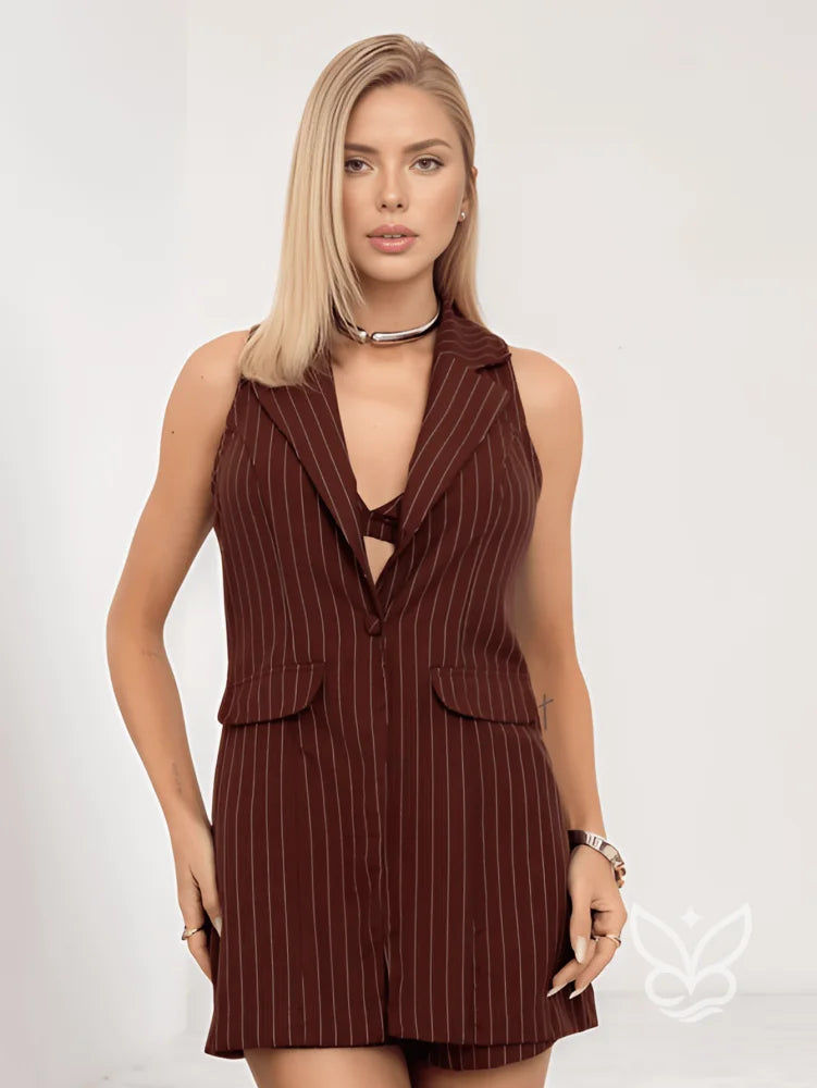 Conjunto Alfaiataria 3 Peças Com Blazer Top E Shorts Listrado Marrom / PP Conjunto Alfaiataria 3 Peças Com Blazer Top E