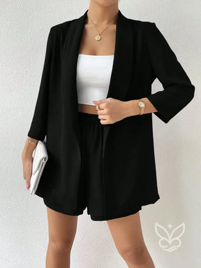 Conjunto Alfaiataria Com Blazer Encorpado E Shorts Clássico Conjunto Alfaiataria Com Blazer Encorpado E Shorts Clássico