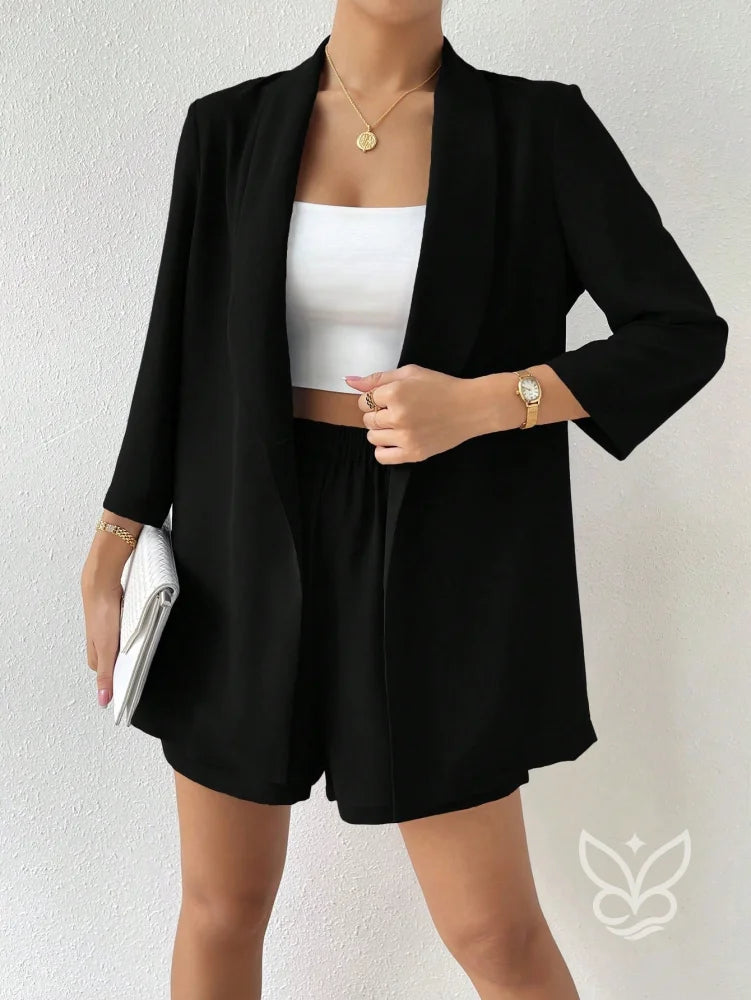 Conjunto Alfaiataria Com Blazer Encorpado E Shorts Clássico Conjunto Alfaiataria Com Blazer Encorpado E Shorts Clássico