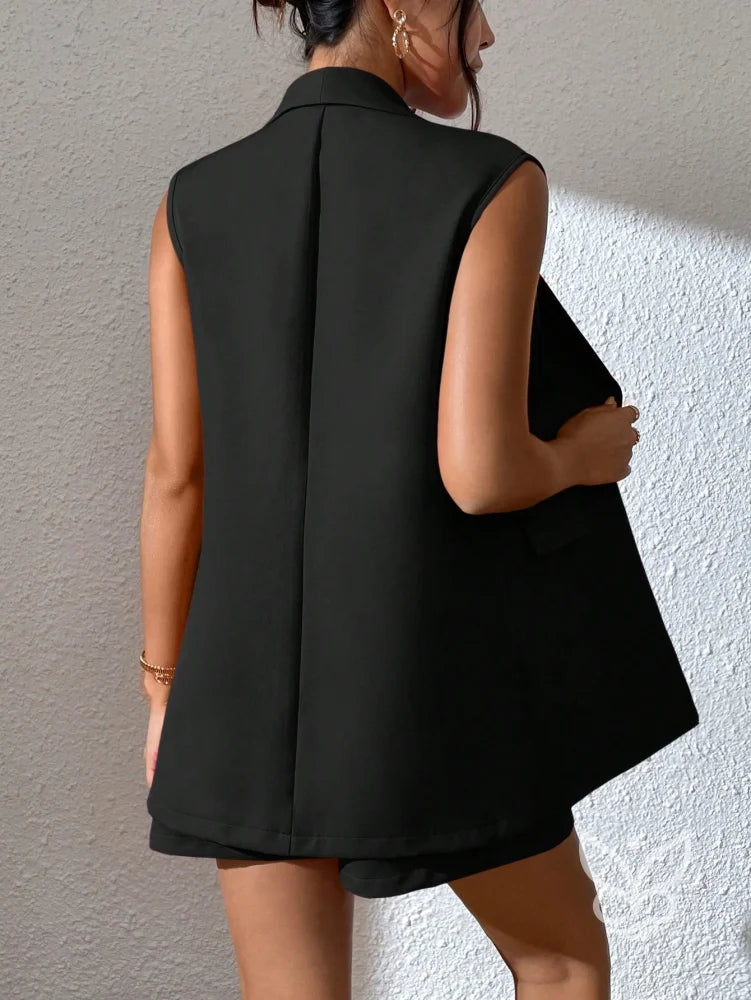 Conjunto Alfaiataria Com Blazer Longo Sem Mangas E Shorts Conjunto Alfaiataria Com Blazer Longo Sem Mangas E Shorts