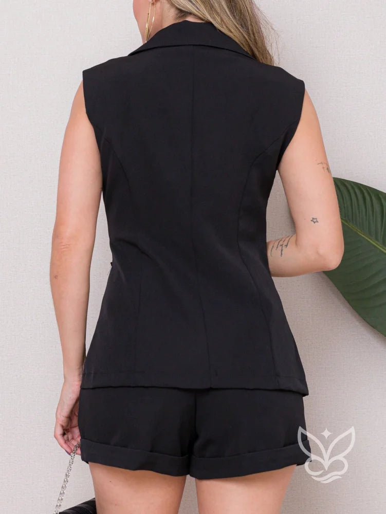 Conjunto Alfaiataria Com Blazer Sem Mangas E Shorts Elegante Conjunto Alfaiataria Com Blazer Sem Mangas E Shorts
