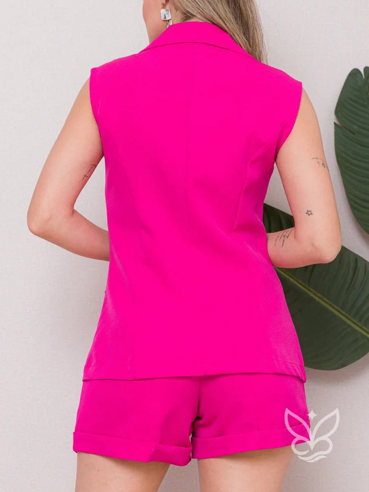 Conjunto Alfaiataria Com Blazer Sem Mangas E Shorts Elegante Conjunto Alfaiataria Com Blazer Sem Mangas E Shorts