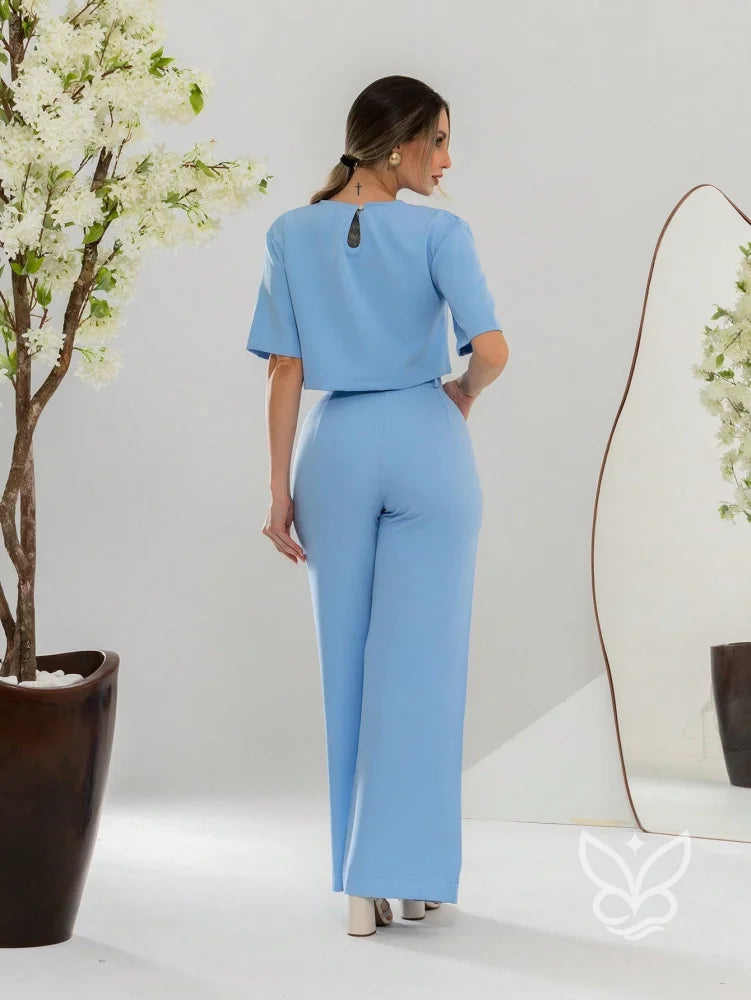 Conjunto Alfaiataria Com Blusa Manga Curta E Calça Pantalona Flare Conjunto Alfaiataria Com Blusa Manga Curta E Calça
