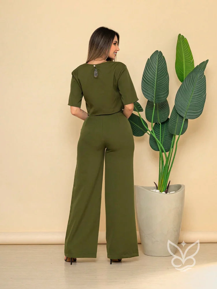 Conjunto Alfaiataria Com Blusa Manga Curta E Calça Pantalona Flare Conjunto Alfaiataria Com Blusa Manga Curta E Calça