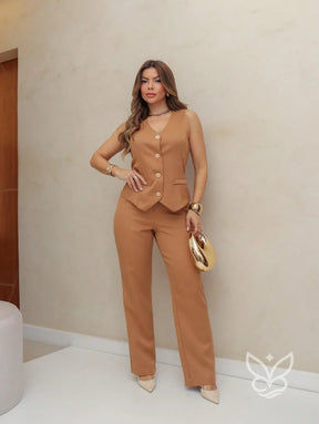 Conjunto Alfaiataria Com Colete E Calça Reta Ajustada Caqui / PP Conjunto Alfaiataria Com Colete E Calça Reta Ajustada
