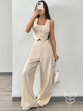 Conjunto Alfaiataria Com Cropped De Alças Largas E Calça Pantalona Conjunto Alfaiataria Com Cropped De Alças Largas E