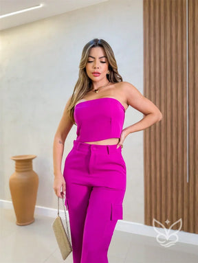 Conjunto Alfaiataria Com Top Cropped E Calça Pantalona Com Bolsos Conjunto Alfaiataria Com Top Cropped E Calça