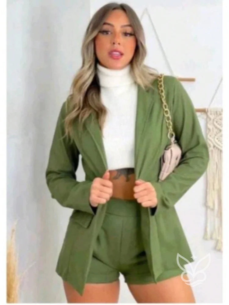 Conjunto Alfaiataria Em Linho Com Blazer Leve E Shorts Verde Militar / PP Conjunto Alfaiataria Em Linho Com Blazer Leve