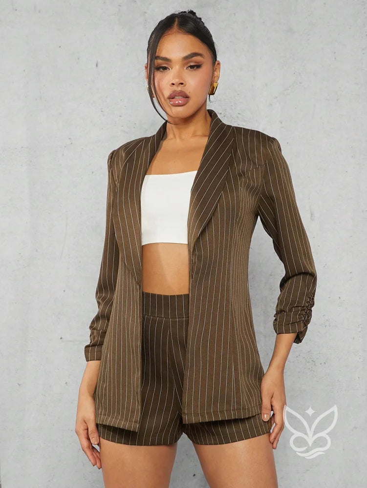 Conjunto Alfaiataria Listrado Com Blazer Alongado E Shorts Marrom / PP Conjunto Alfaiataria Listrado Com Blazer