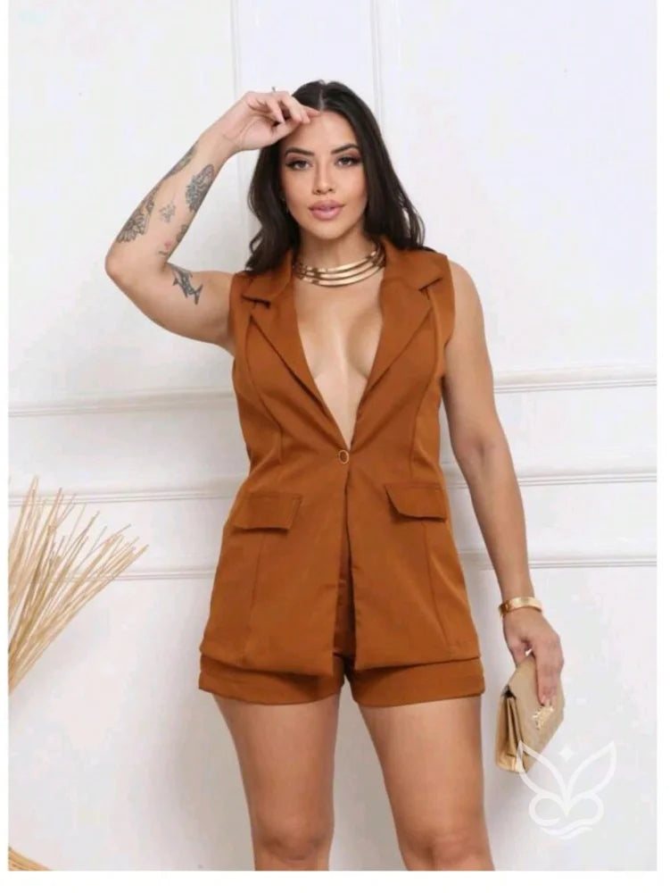 Conjunto Alfaiataria Sem Mangas Com Blazer E Shorts Marrom / PP Conjunto Alfaiataria Sem Mangas Com Blazer E Shorts