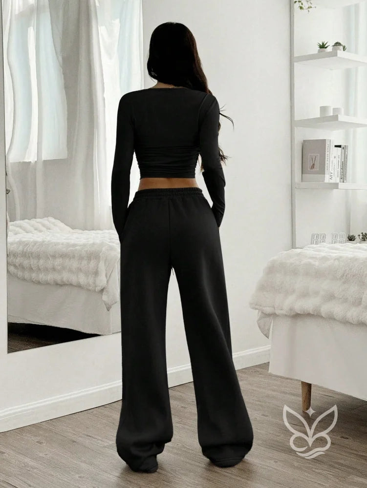 Conjunto Athleisure Com Cropped Manga Longa E Calça Jogger Conjunto Athleisure Com Cropped Manga Longa E Calça Jogger