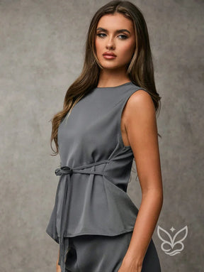 Conjunto Blazer Colete Assimétrico E Calça Social Conjunto Blazer Colete Assimétrico E Calça Social