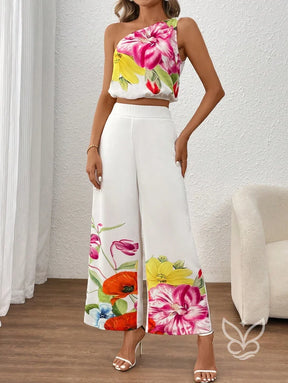 Conjunto Blusa Cropped E Calça Pantacourt Estilo Casual Chic Conjunto Blusa Cropped E Calça Pantacourt Estilo Casual