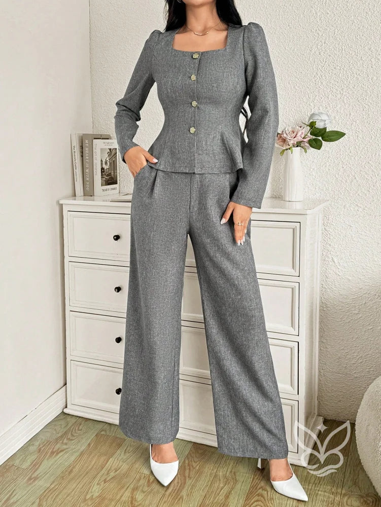Conjunto Blusa Decote Quadrado Com Botões E Calça Reta Conjunto Blusa Decote Quadrado Com Botões E Calça Reta
