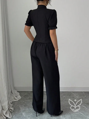 Conjunto Blusa Manga Bufante Com Colete Xadrez E Calça Pantalona Conjunto Blusa Manga Bufante Com Colete Xadrez E Calça