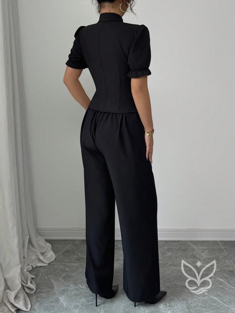 Conjunto Blusa Manga Bufante Com Colete Xadrez E Calça Pantalona Conjunto Blusa Manga Bufante Com Colete Xadrez E Calça