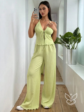Conjunto Camisola Plissada Halter E Calça Pantalona Solta Conjunto Camisola Plissada Halter E Calça Pantalona Solta