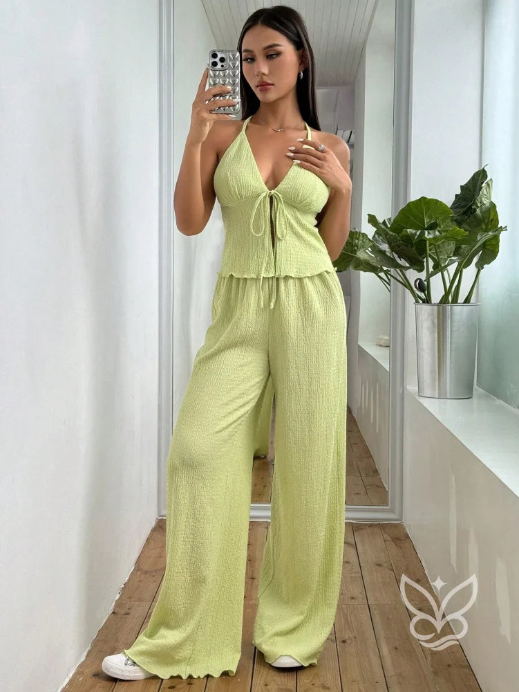 Conjunto Camisola Plissada Halter E Calça Pantalona Solta Conjunto Camisola Plissada Halter E Calça Pantalona Solta
