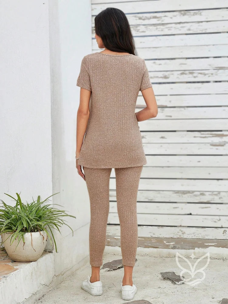 Conjunto Canelado Com Blusa Assimétrica E Calça Justa Confortável Conjunto Canelado Com Blusa Assimétrica E Calça Justa
