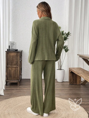 Conjunto Canelado Com Camisa De Botões E Calça Reta Casual Conjunto Canelado Com Camisa De Botões E Calça Reta Casual
