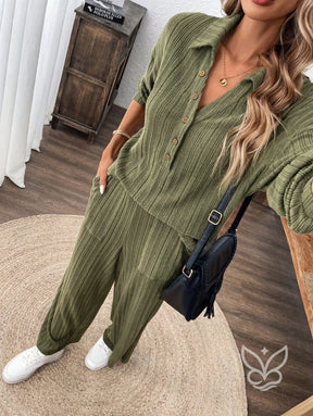 Conjunto Canelado Com Camisa De Botões E Calça Reta Casual Conjunto Canelado Com Camisa De Botões E Calça Reta Casual
