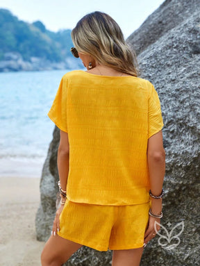 Conjunto Casual Com Amarração Na Cintura E Blusa Manga Curta Conjunto Casual Com Amarração Na Cintura E Blusa Manga