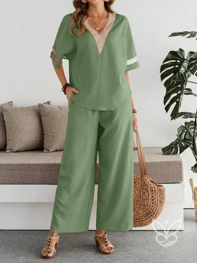 Conjunto Casual Com Blusa De Decote V E Calça Reta Sofisticada Conjunto Casual Com Blusa De Decote V E Calça Reta