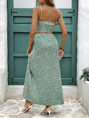 Conjunto Casual Com Cropped De Alças Finas E Saia Longa Com Fenda Conjunto Casual Com Cropped De Alças Finas E Saia