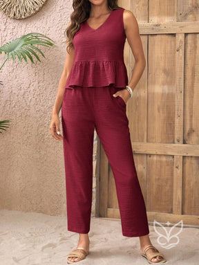 Conjunto Casual Com Regata Peplum E Calça Reta Conjunto Casual Com Regata Peplum E Calça Reta