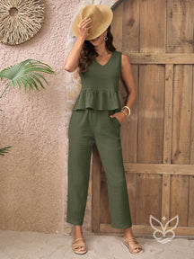 Conjunto Casual Com Regata Peplum E Calça Reta Verde Militar / PP Conjunto Casual Com Regata Peplum E Calça Reta