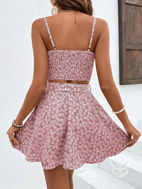 Conjunto Casual Regata De Alças Finas E Saia Curta Com Amarração Conjunto Casual Regata De Alças Finas E Saia Curta Com