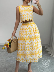 Conjunto Co-ord Estampado Com Cropped E Saia Midi Evasê Amarela / PP Conjunto Co-ord Estampado Com Cropped E Saia Midi