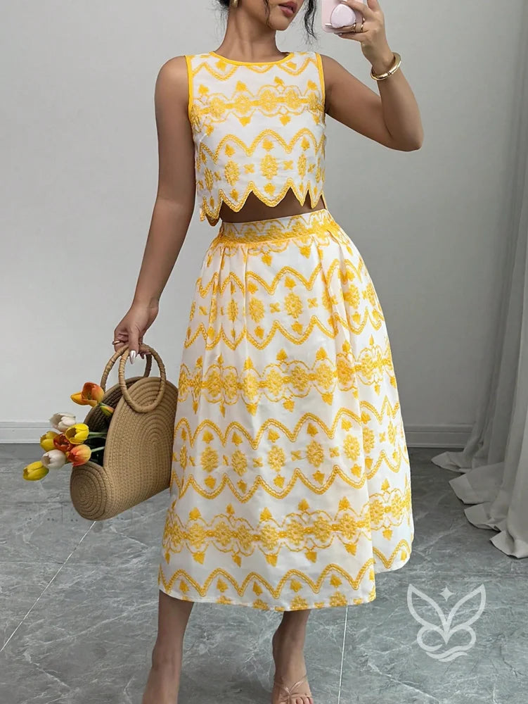 Conjunto Co-ord Estampado Com Cropped E Saia Midi Evasê Amarela / PP Conjunto Co-ord Estampado Com Cropped E Saia Midi
