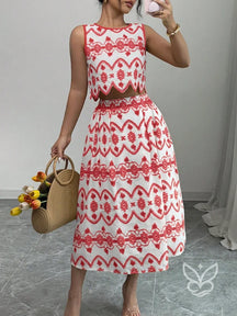 Conjunto Co-ord Estampado Com Cropped E Saia Midi Evasê Vinho / PP Conjunto Co-ord Estampado Com Cropped E Saia Midi