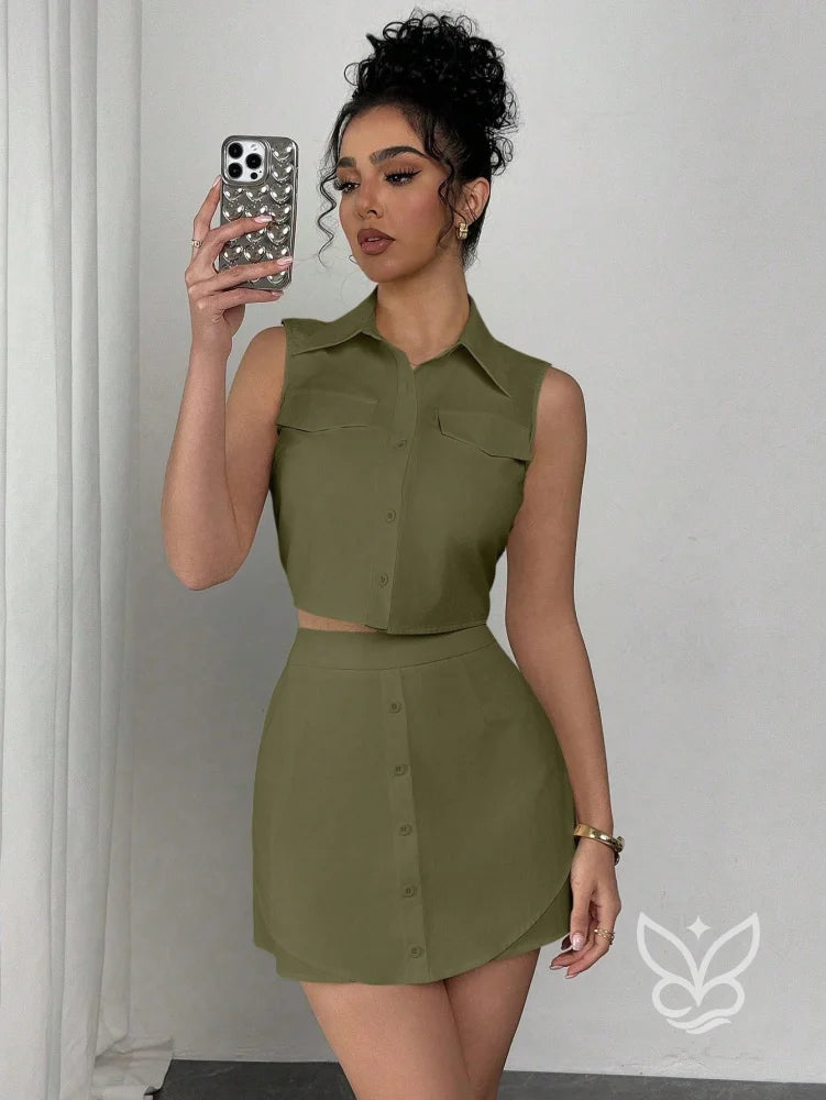 Conjunto Colete Abotoado Gola Camisa E Mini Saia Verde Militar / PP Conjunto Colete Abotoado Gola Camisa E Mini Saia