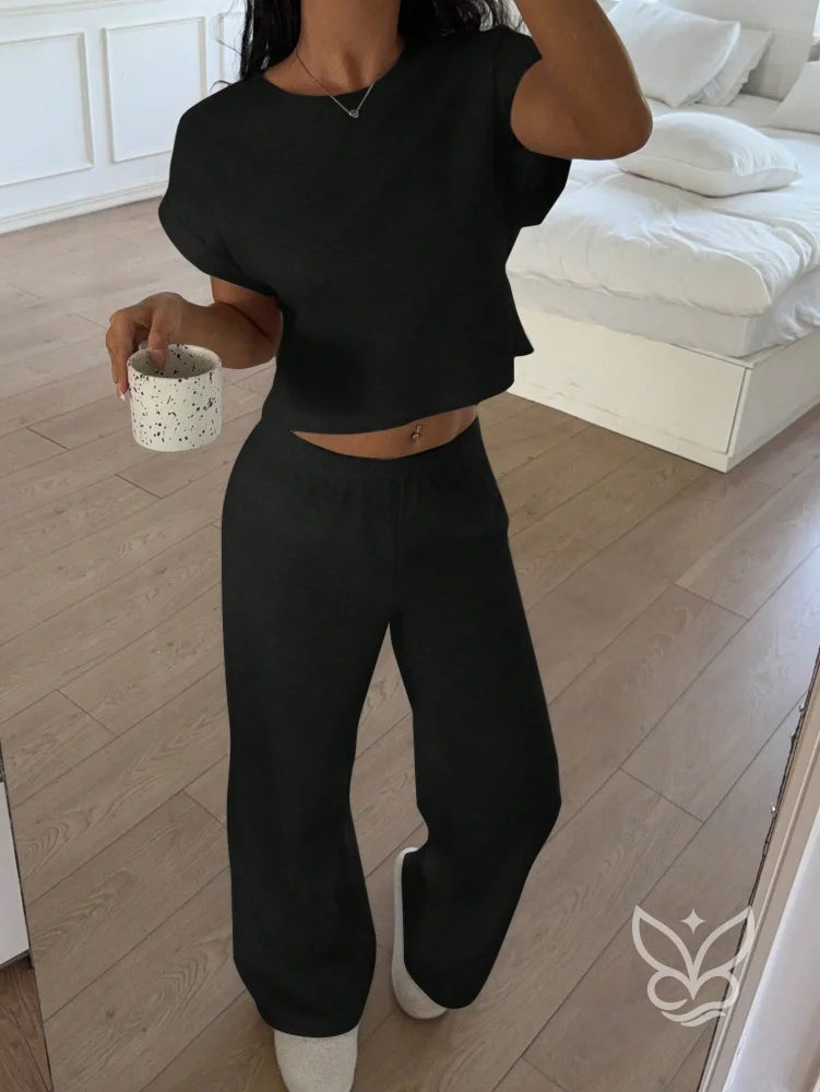 Conjunto Conforto Com Calça Larga E Cropped De Malha Preto / PP Conjunto Conforto Com Calça Larga E Cropped De Malha