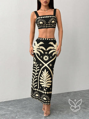 Conjunto Cropped Cami Estampado Tropical E Saia Maxi Ajustada Conjunto Cropped Cami Estampado Tropical E Saia Maxi