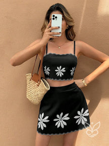 Conjunto Cropped Com Bordado Floral E Saia Curta Com Detalhe Renda Preto / PP Conjunto Cropped Com Bordado Floral E