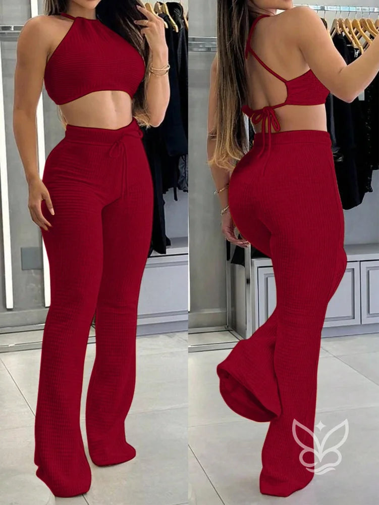 Conjunto Cropped Halter Com Amarração Nas Costas E Calça Flare Vermelho / PP Conjunto Cropped Halter Com Amarração Nas