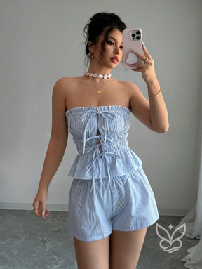 Conjunto Cropped Listrado Com Babados E Shorts Cintura Elástica Azul Bebê / PP Conjunto Cropped Listrado Com Babados E