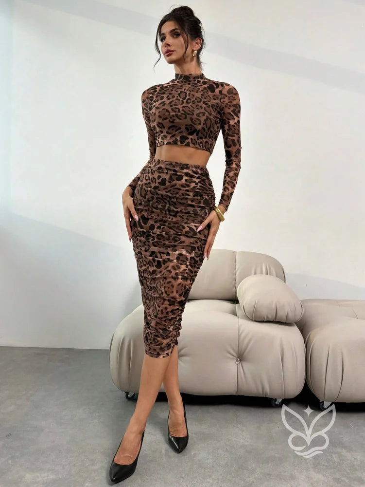 Conjunto Cropped Manga Longa Bodycon Com Saia Cintura Alta E Franzida Animal Print / PP Conjunto Tubinho Com Franjas E