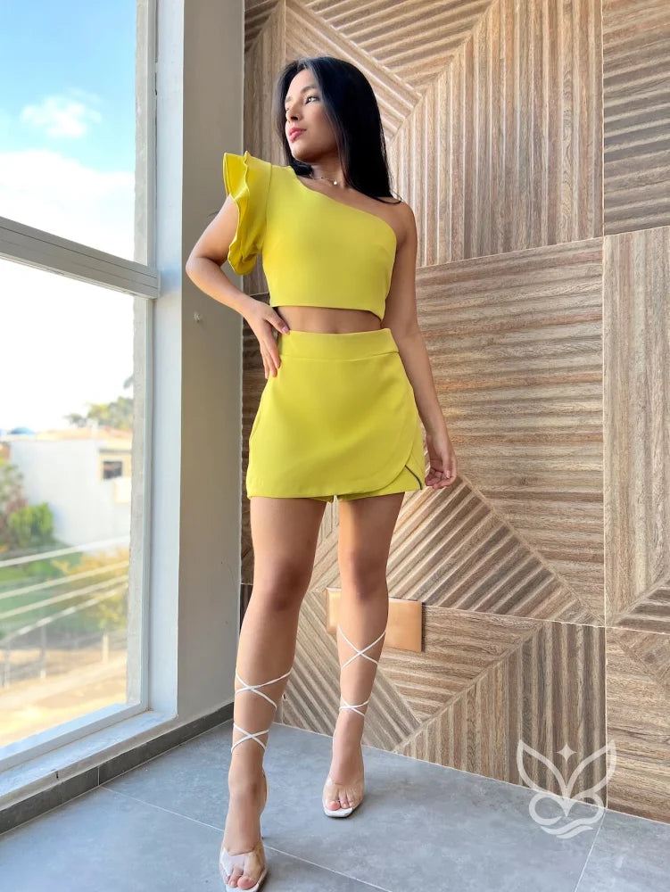 Conjunto Cropped Um Ombro Saia Curta Amarela / P Conjunto Cropped Um Ombro Saia Curta
